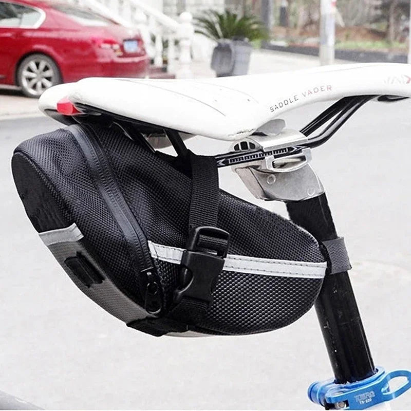 Sac de Selle Vélo Étanche en Nylon — Compartiment Outils VTT — Fixation Rapide — Léger & Résistant — Accessoire Essentiel Cycliste